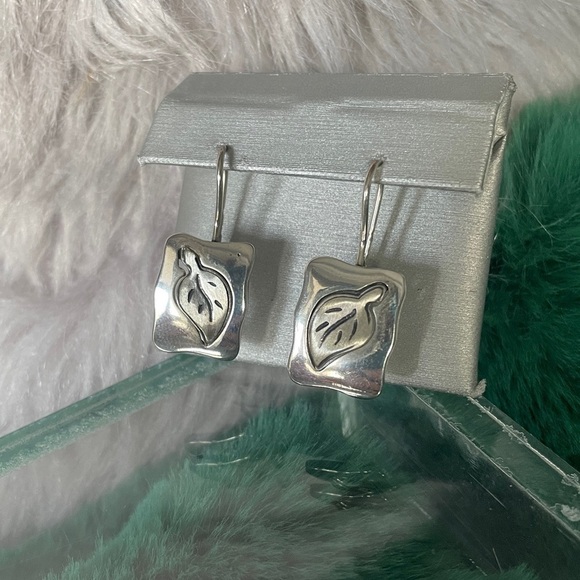 Rare Vintage Sterling Silver Earrings​​​​​​​​ - Picture 3 of 12